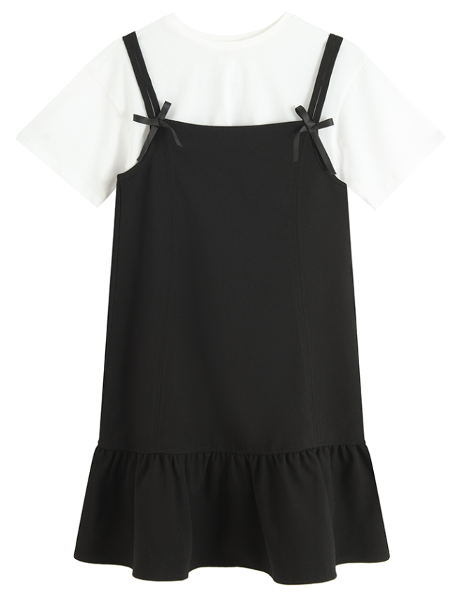 Short sleeve t-shirt and sleeveless dress