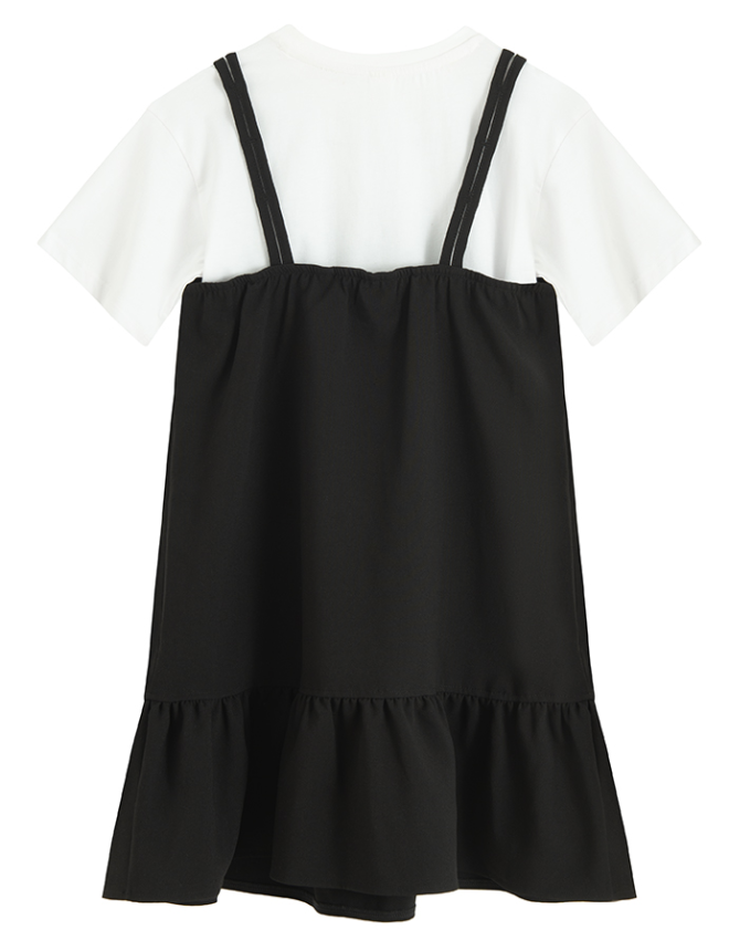 Short sleeve t-shirt and sleeveless dress