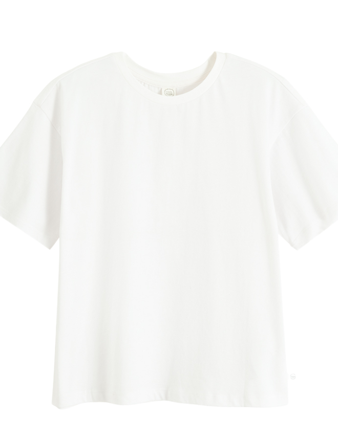 Short sleeve t-shirt and sleeveless dress